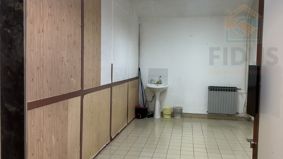 Commercial Property, 18 m2, For Sale, Osijek - Gornji grad