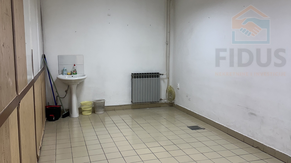 Commercial Property, 18 m2, For Sale, Osijek - Gornji grad