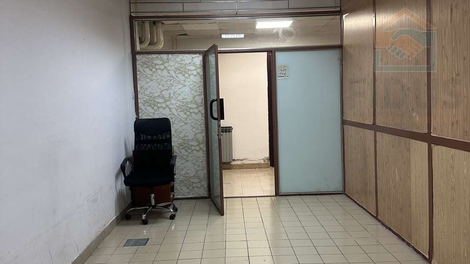 Commercial Property, 18 m2, For Sale, Osijek - Gornji grad