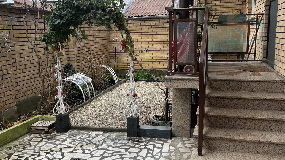 Haus&comma; 150 m2&comma; Verkauf&comma; Osijek - Retfala