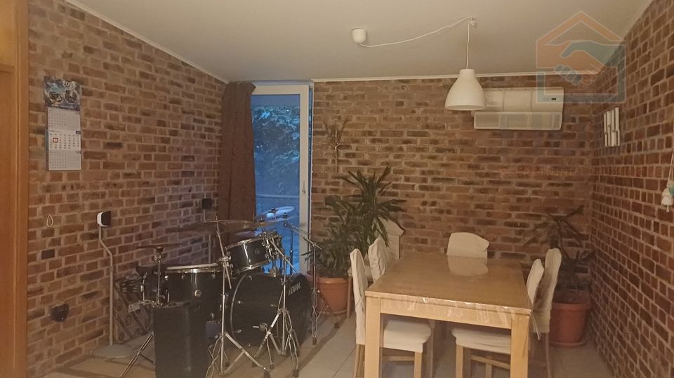 Masivna prizemnica 150 m2  - Brije&scaron;&cacute;e&sol;Osijek