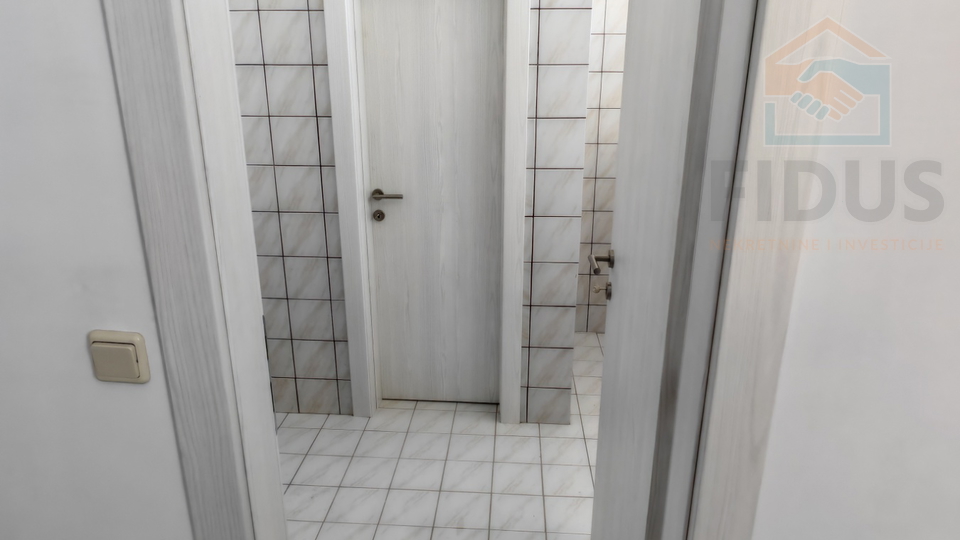 Uffici, 350 m2, Vendita, Livana