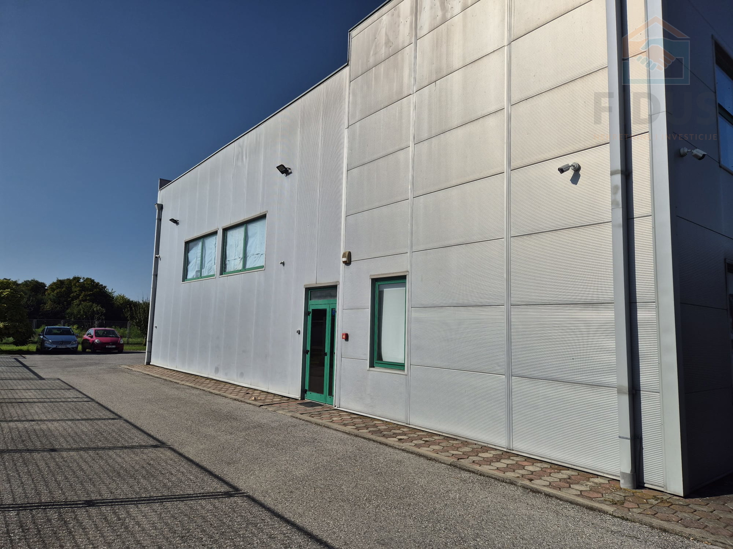 Prodaja tvrke + poslovne građevine