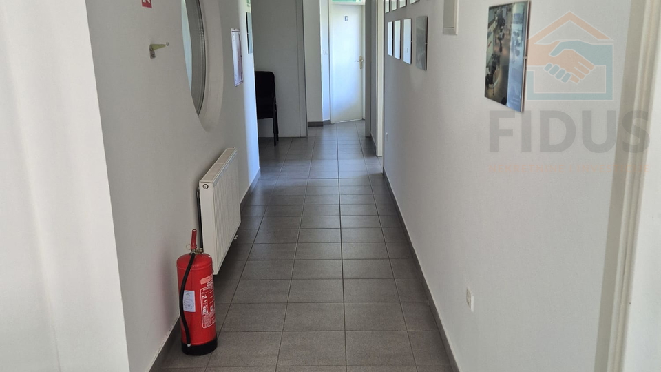 Geschäftsraum, 400 m2, Verkauf, Osijek - Zeleno polje