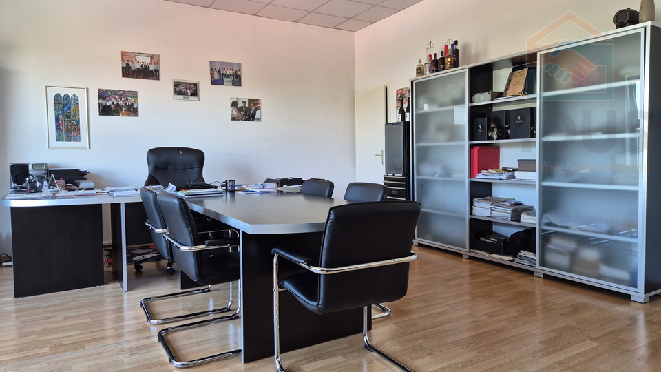 Geschäftsraum, 400 m2, Verkauf, Osijek - Zeleno polje