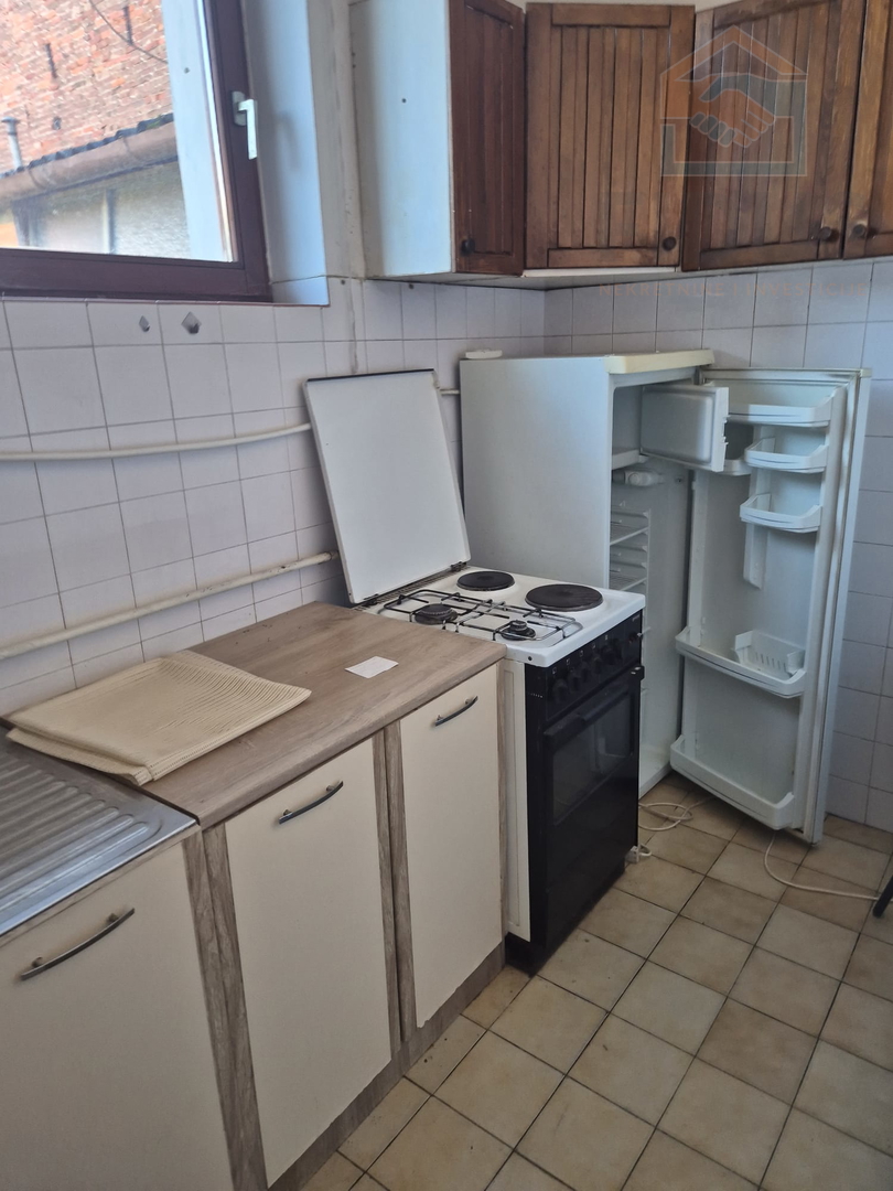 Kuća + dvorišni stan + lokal