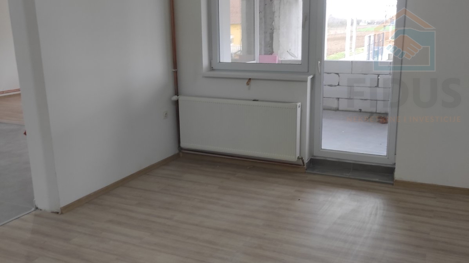 Trosoban stan - Livana