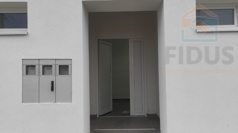 Trosoban stan - Livana