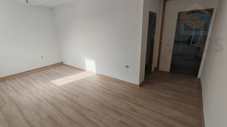 Trosoban stan - Livana