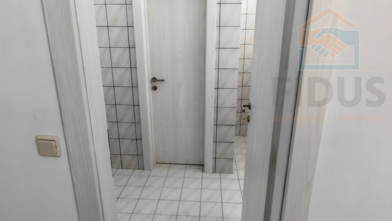 Haus&comma; 550 m2&comma; Verkauf&comma; Livana