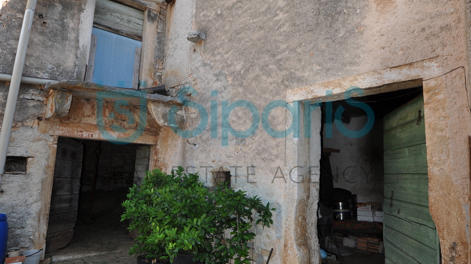 TINJAN STONE HOUSE FOR ADAPTATION