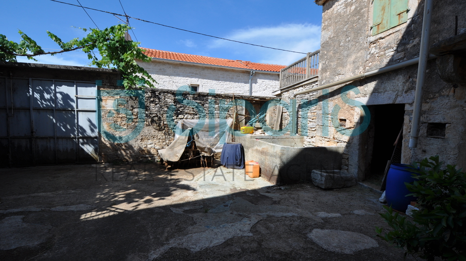 TINJAN STONE HOUSE FOR ADAPTATION