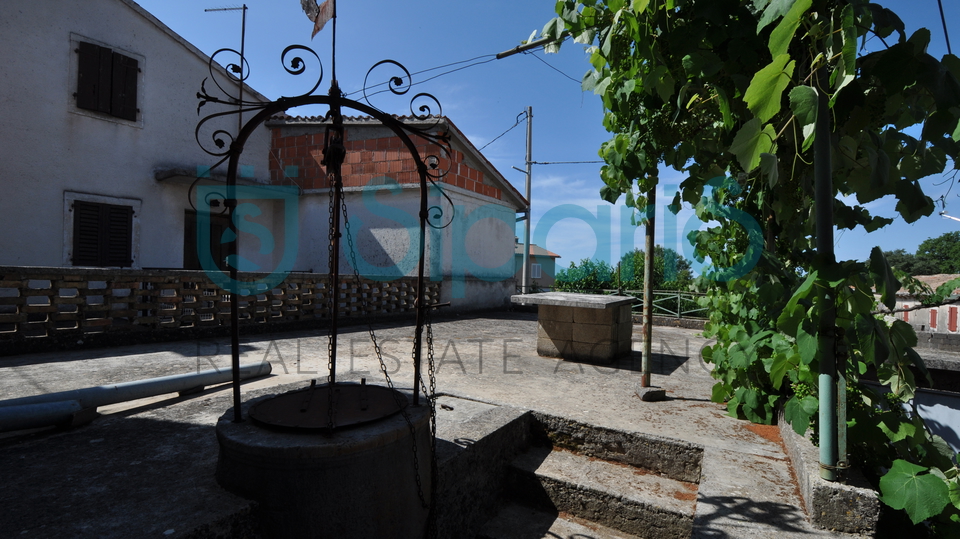 TINJAN STONE HOUSE FOR ADAPTATION