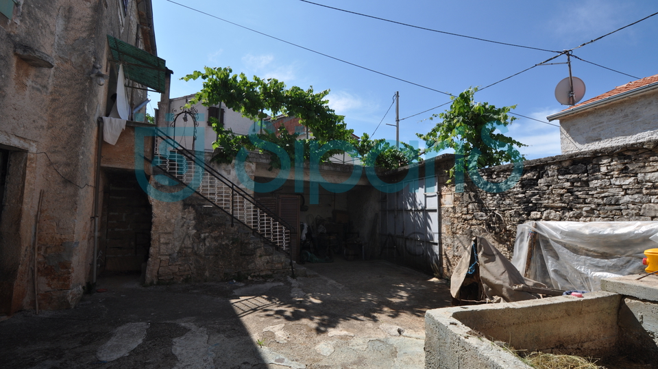 TINJAN STONE HOUSE FOR ADAPTATION