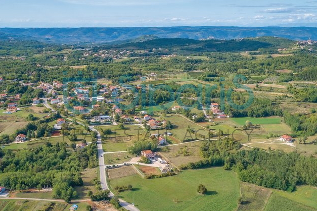 MOTOVUN SURROUNDINGS BUILDING LAND