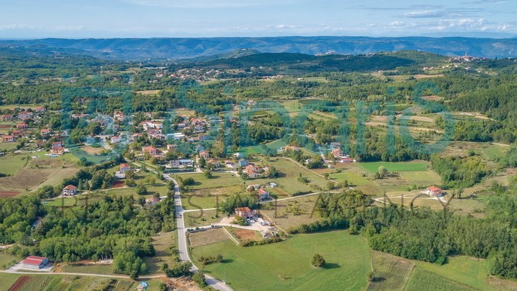 MOTOVUN SURROUNDINGS BUILDING LAND