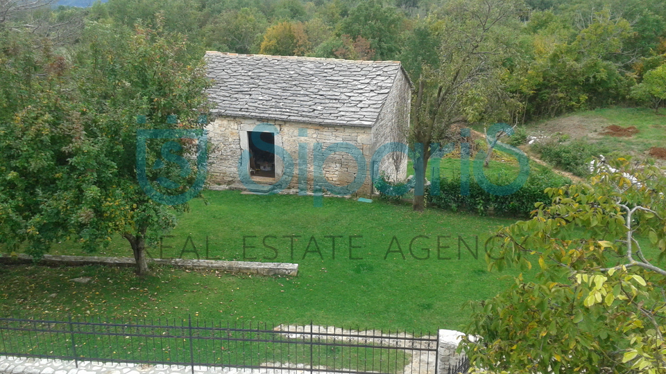 ZRENJ  TWO STONE HOUSES FOR SALE