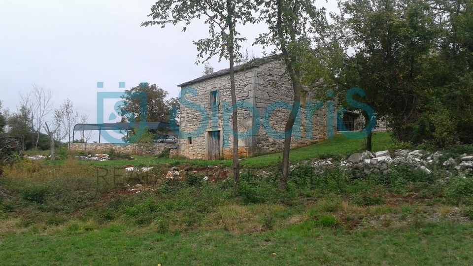 ZRENJ  TWO STONE HOUSES FOR SALE