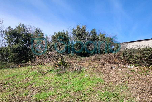 NOVIGRAD SURROUNDINGS BUILDING LAND 698M2