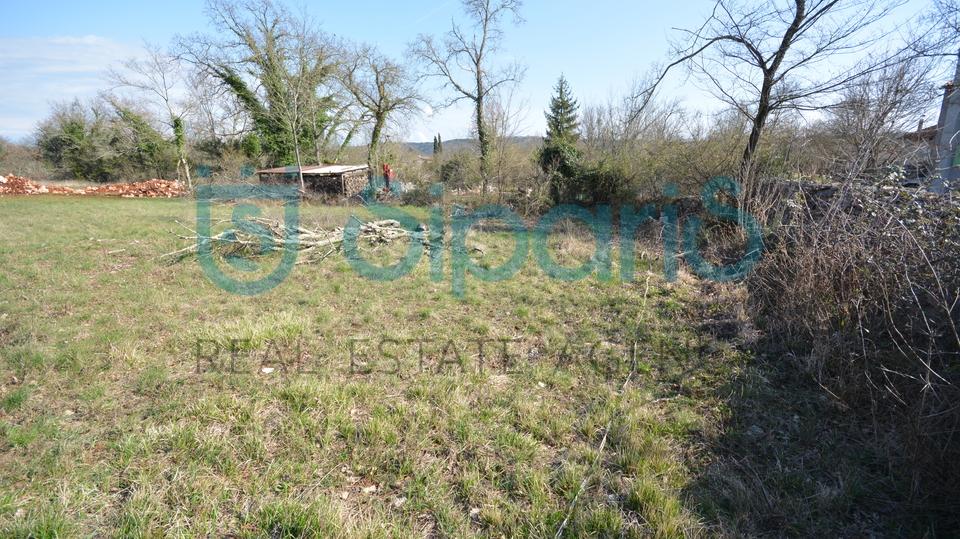 Building plot in Grožnjan surroundings 1000m2