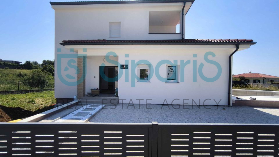 SURROUNDING HOUSES WITH SWIMMING POOL NEWLY CONSTRUCTED