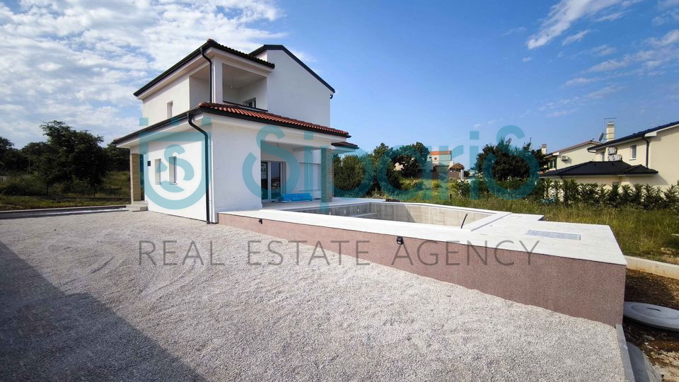 SURROUNDING HOUSES WITH SWIMMING POOL NEWLY CONSTRUCTED