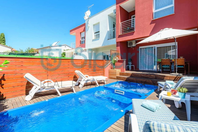 UMAG VALICA APARTMENT WITH SWIMMING POOL AND JACUZZI