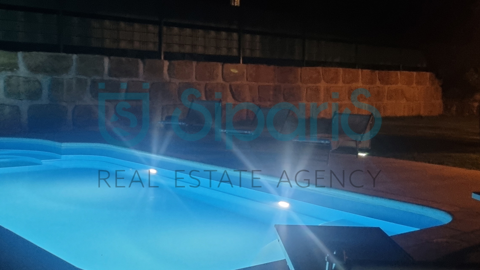 House&comma; 200 m2&comma; For Rent&comma; Savudrija