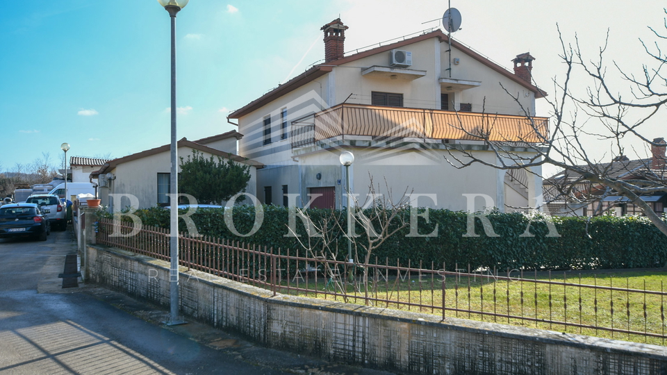 HAUS MIT GESCHÄFTSRAUM, VIŠNJAN, 270 m2