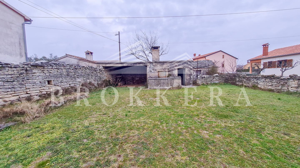 STONE HOUSE FOR ADAPTATION, KANFANAR, 318 m2