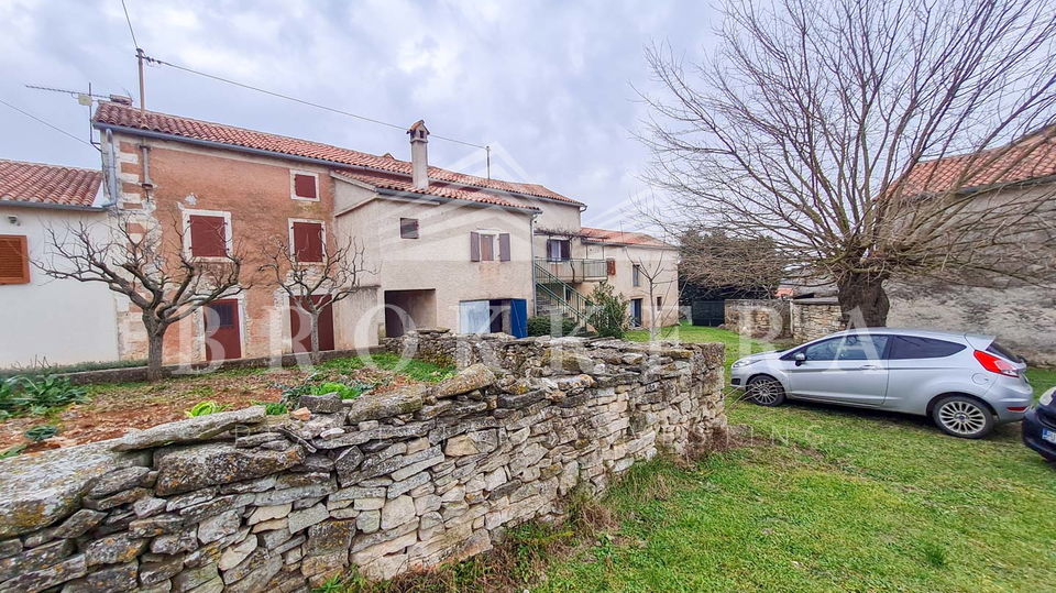 STONE HOUSE FOR ADAPTATION, KANFANAR, 318 m2