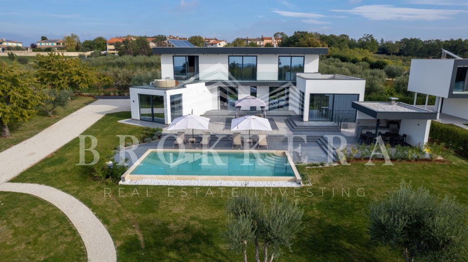 VILLA MIT SCHWIMMBAD, KAŠTELIR, 306 m2