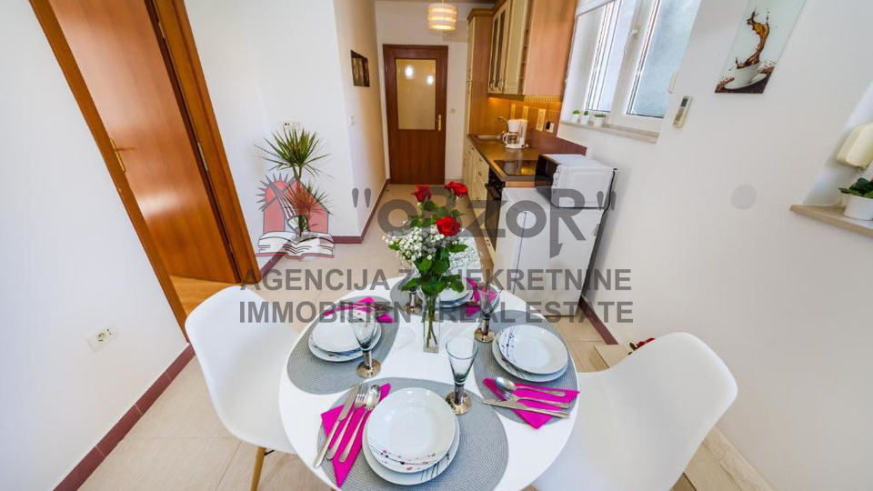 Zadar-POLUOTOK&comma; dvosoban namje&scaron;ten stan 43m2