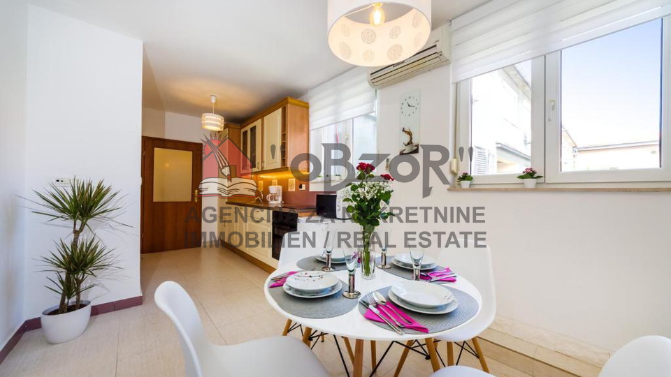 Zadar-POLUOTOK&comma; dvosoban namje&scaron;ten stan 43m2