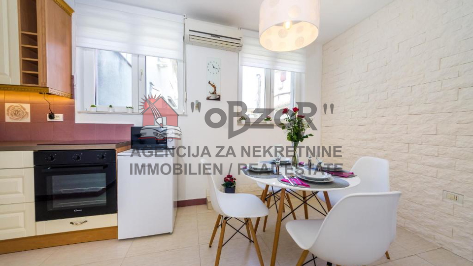 Zadar-POLUOTOK&comma; dvosoban namje&scaron;ten stan 43m2