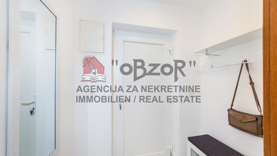 Zadar-POLUOTOK&comma; dvosoban namje&scaron;ten stan 43m2