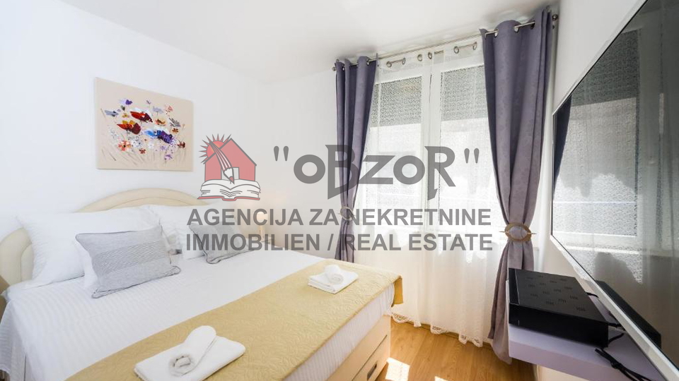 Zadar-POLUOTOK&comma; dvosoban namje&scaron;ten stan 43m2