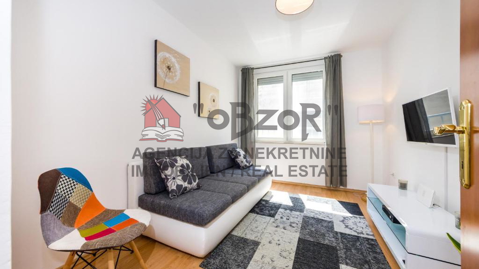 Zadar-POLUOTOK&comma; dvosoban namje&scaron;ten stan 43m2