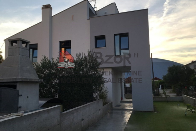 Hiša, 220 m2, Prodaja, Zadar - Višnjik