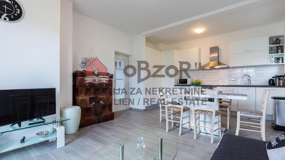 Zadar-PETRIĆI, Einfamilienhaus mit 3 Wohnungen + Garage