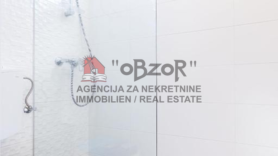 Zadar-PETRIĆI, Einfamilienhaus mit 3 Wohnungen + Garage