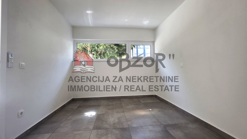 Zadar-RELJA&comma; poslovni prostor 44&comma;62m2 &plus; parking