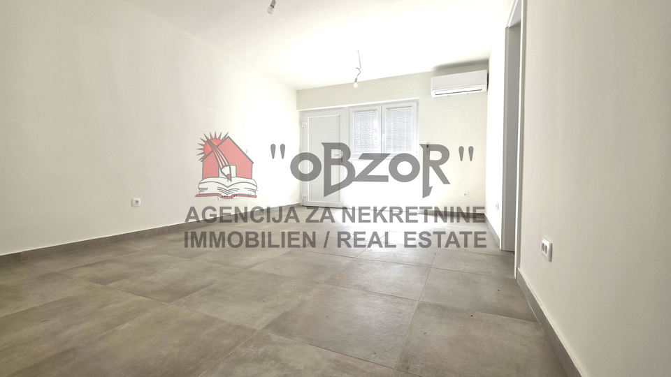Zadar-RELJA&comma; poslovni prostor 44&comma;62m2 &plus; parking