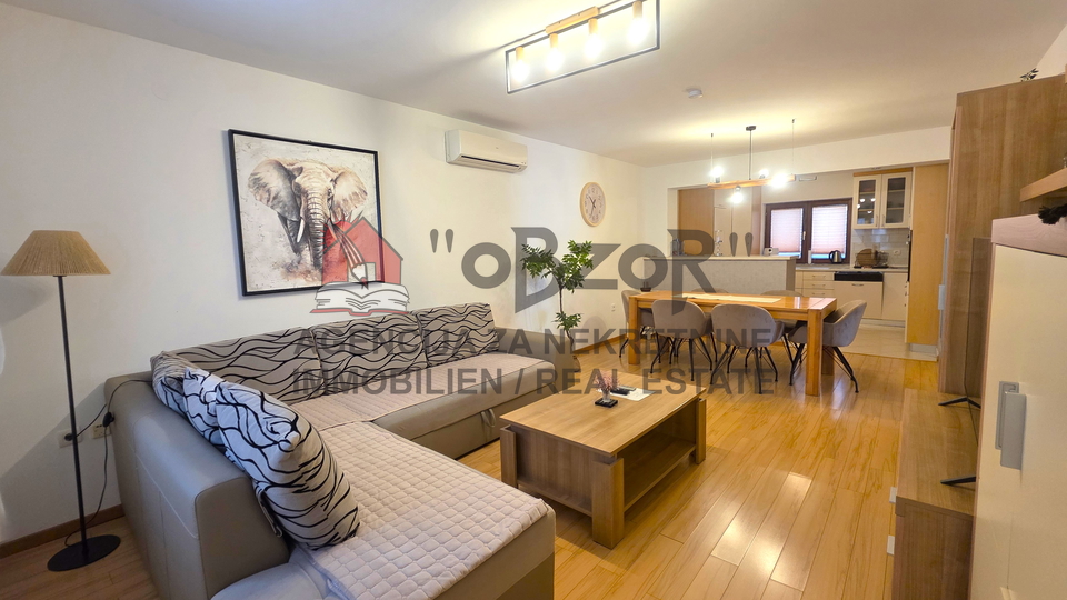 NOVIGRAD - detached high ground-floor house