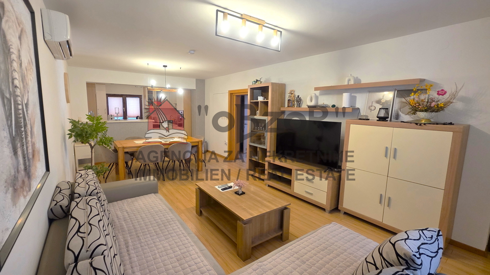 NOVIGRAD - detached high ground-floor house