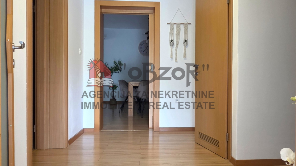 NOVIGRAD - detached high ground-floor house