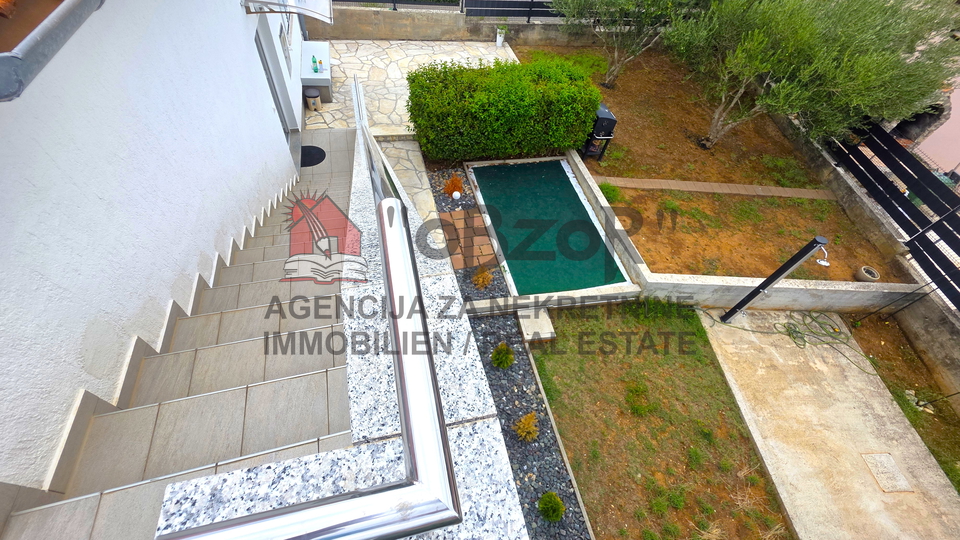 NOVIGRAD - detached high ground-floor house