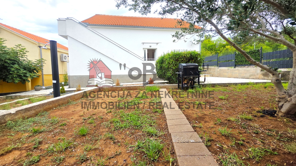 NOVIGRAD - detached high ground-floor house