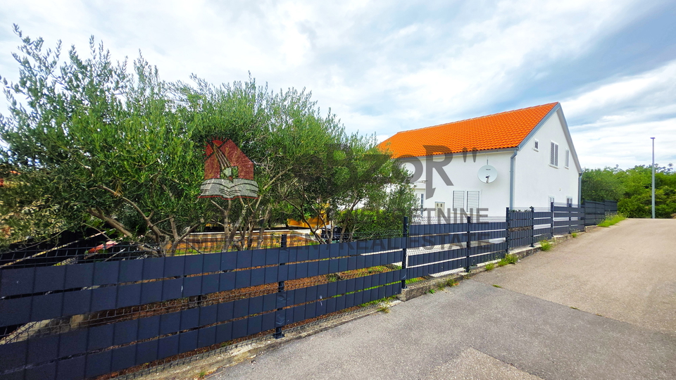 NOVIGRAD - detached high ground-floor house