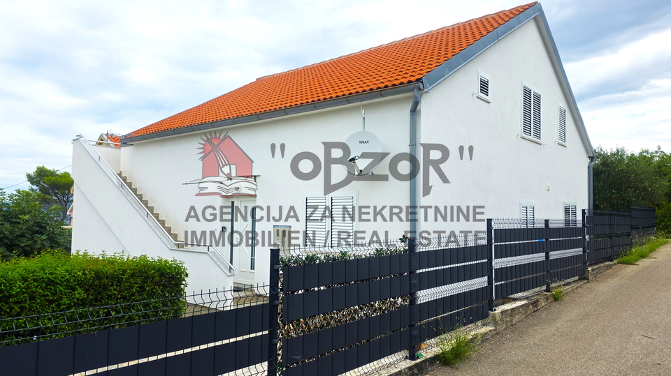 NOVIGRAD - detached high ground-floor house